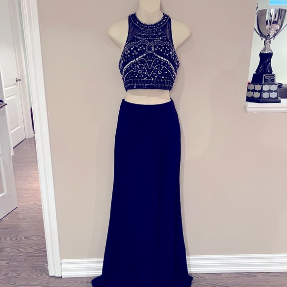 Two piece gown in navy blue - Picture 2 of 5